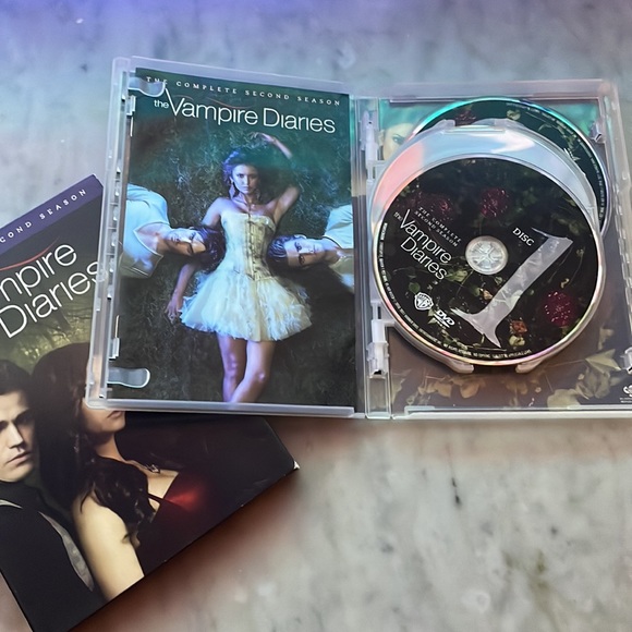 The Vampire Diaries Second Season Dvd - Picture 3 of 6